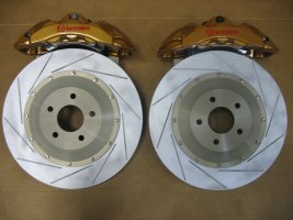 GTR_Brembo_6_pot.jpg