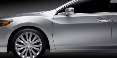 2014-rlx-exterior-in-forged-silver-metallic-front-wheel-and-door-9.jpg