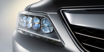 2014-rlx-exterior-in-alabaster-silver-metallic-headlight.jpg
