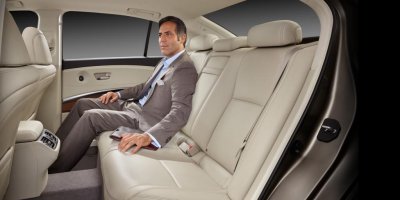 2014-rlx-interior-with-technology-package-with-seacoast-interior-person-backseat.jpg