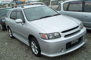 nissan_r_nessa_7380.jpg